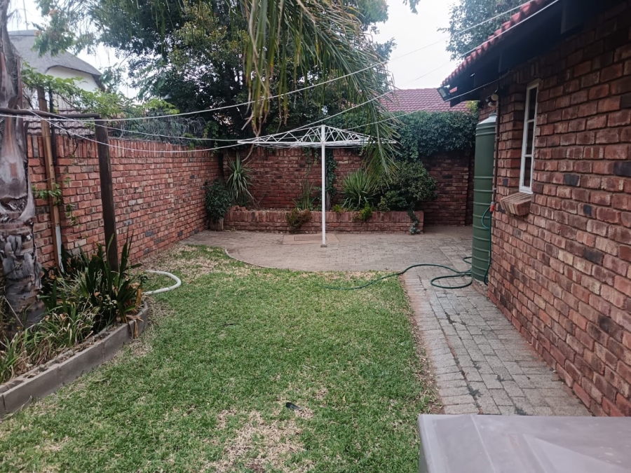 4 Bedroom Property for Sale in Roylglen Gardens Northern Cape
